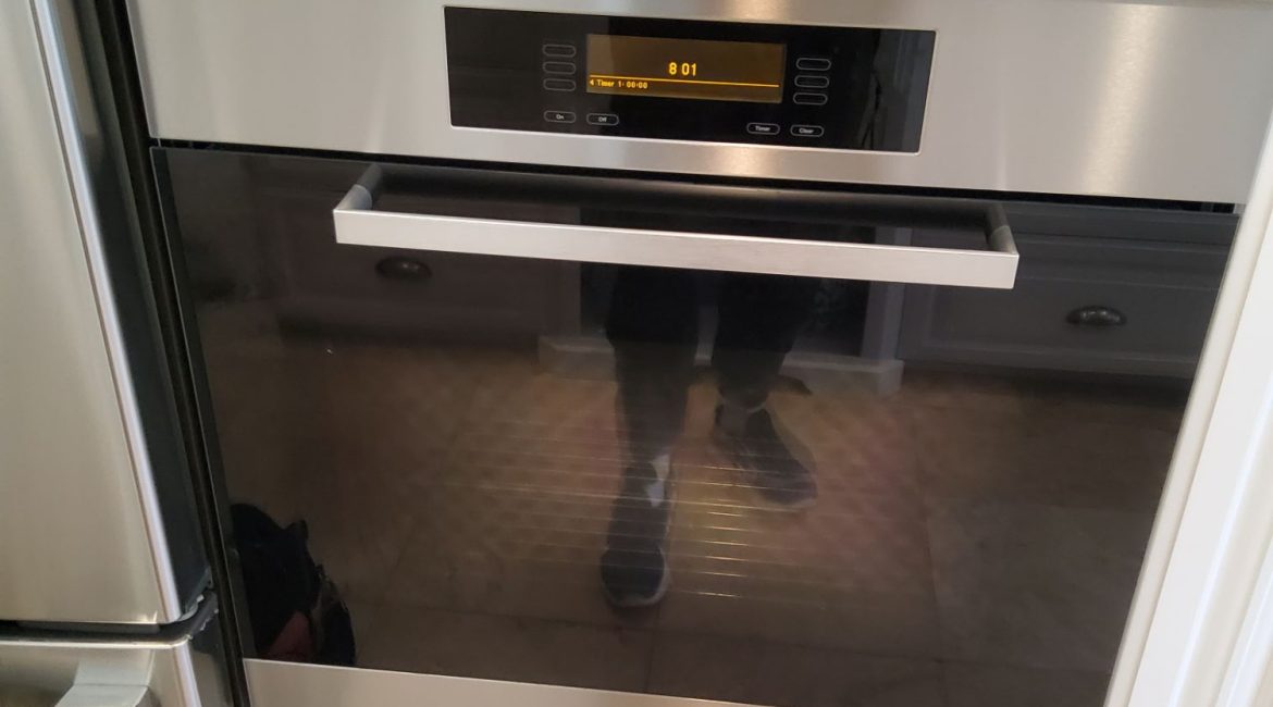 Oven Light Flickering or Not Working: Loose Connection or Burned-Out Bulb 1 NCR 9