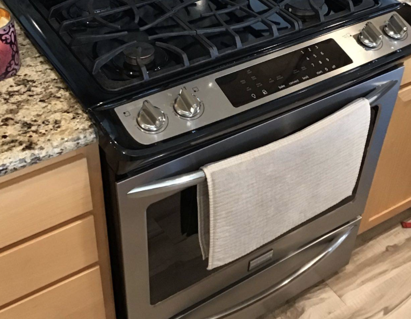 LG Gas Range Burner Won't Stay Lit — Possible Flame Sensor or Ignition System Failure 1 NCR 13 07 26